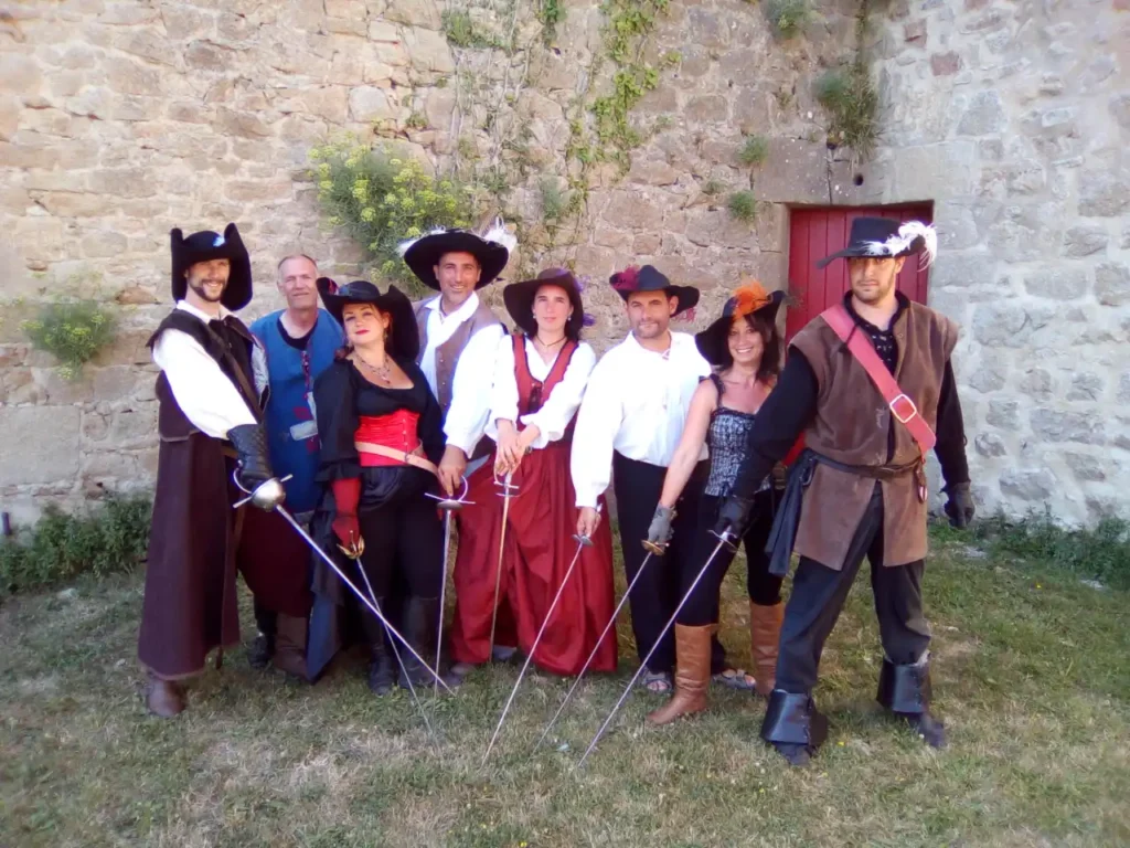 festival citadelle en fête - port louis bretagne - photos passdarm - escrime de spectacle - spectacle d'escrime artistique - costumes - passdarm 2018