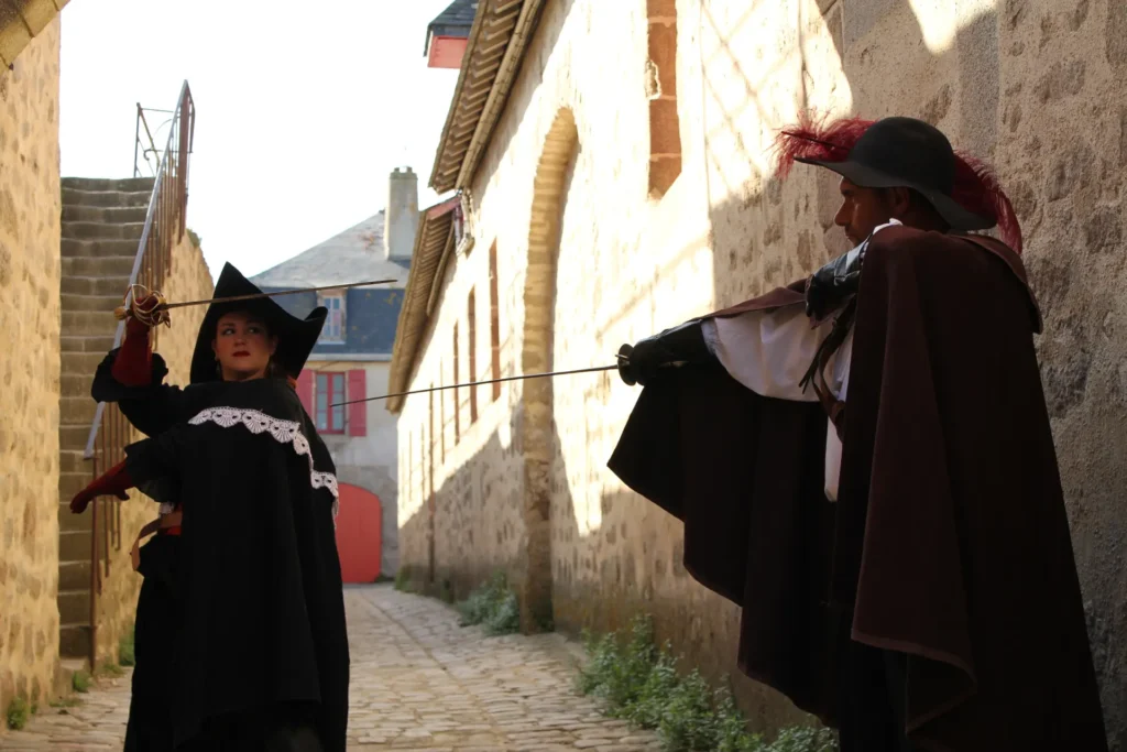 festival citadelle en fête - port louis bretagne - photos passdarm - escrime de spectacle - spectacle d'escrime artistique - costumes - passdarm 2018