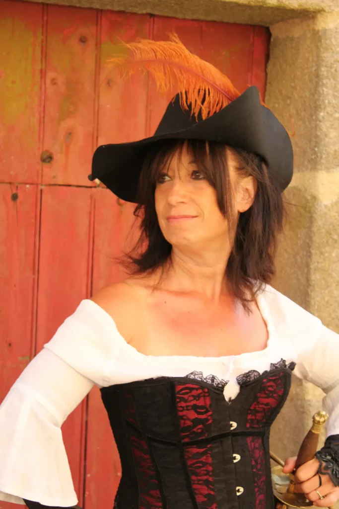 festival citadelle en fête - port louis bretagne - photos passdarm - escrime de spectacle - spectacle d'escrime artistique - costumes - passdarm 2018